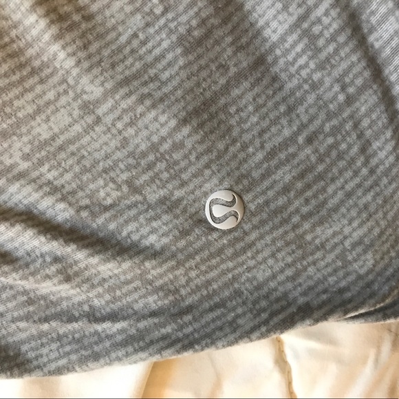 Lululemon Backless Tank - Picture 4 of 4